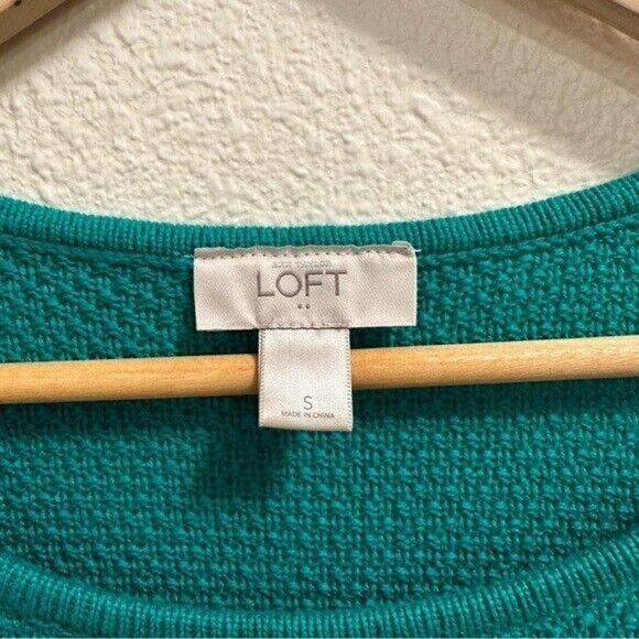 Ann Taylor LOFT Knit Sweater Size Small Green Long Sleeve Shoulder Button Detail - Picture 5 of 7